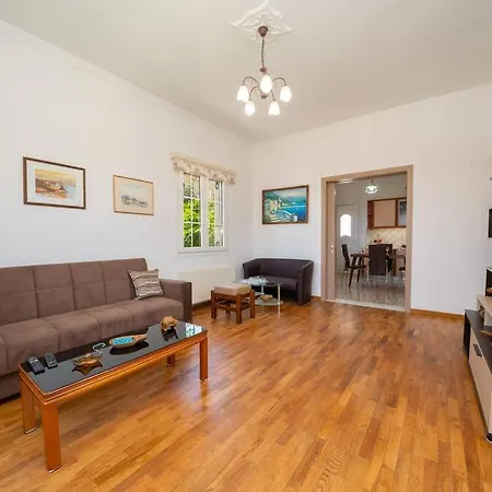 Erasmia- House 1 Ground Floor Holiday home